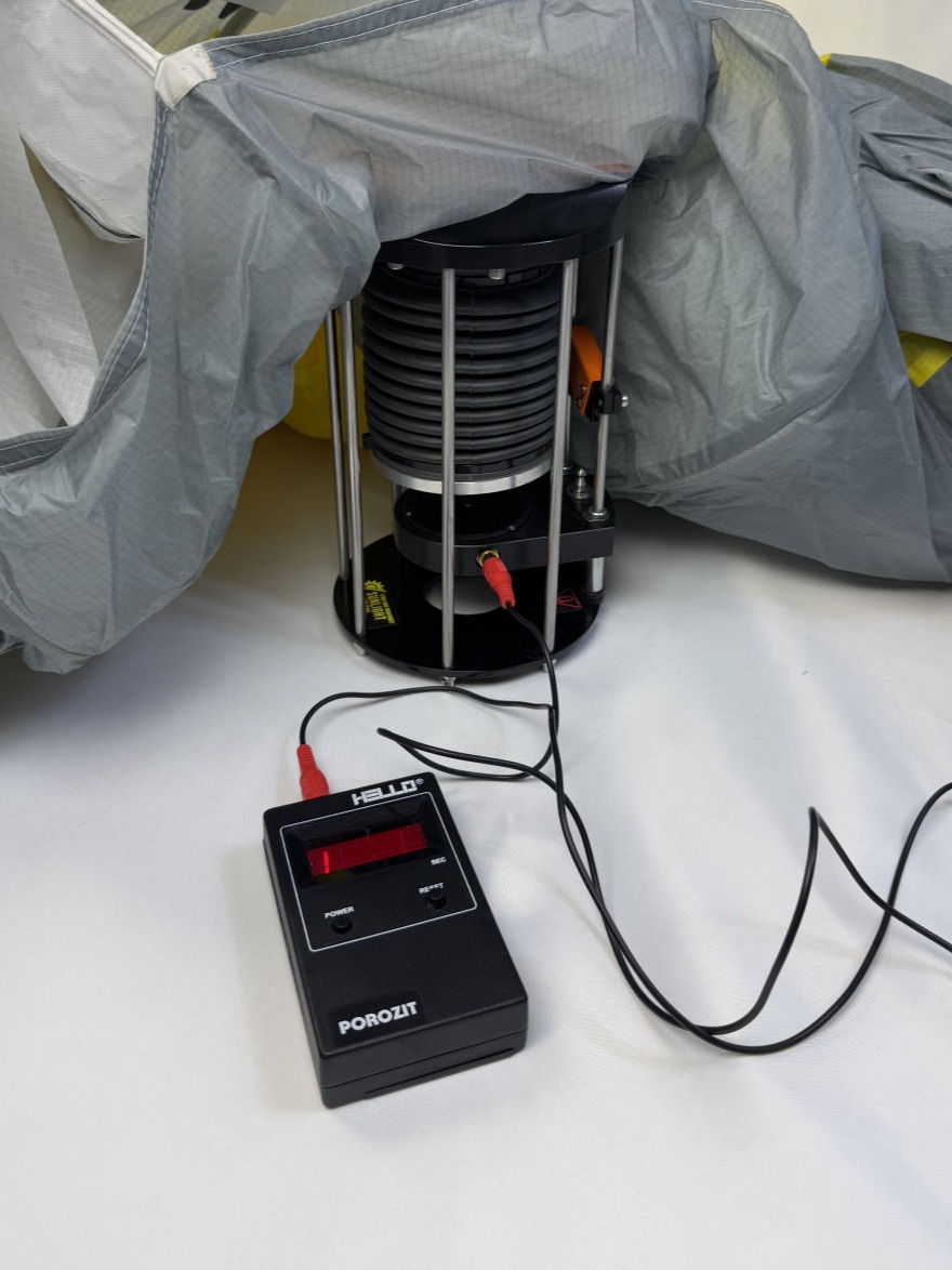 Paragliding porosity check 